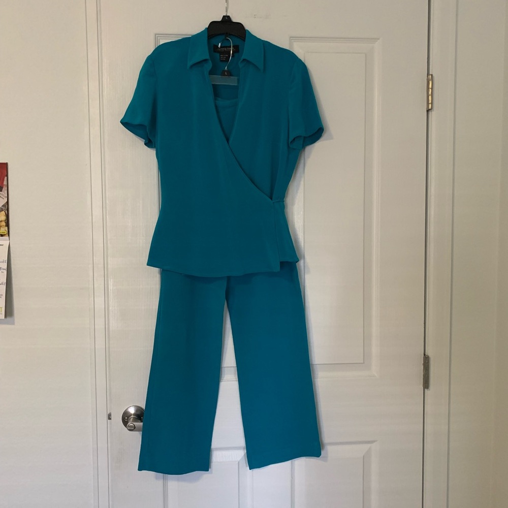 Elegant Teal Women's Pantsuit
